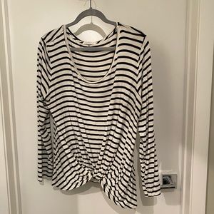 B/W striped Ling Sleeved Tee